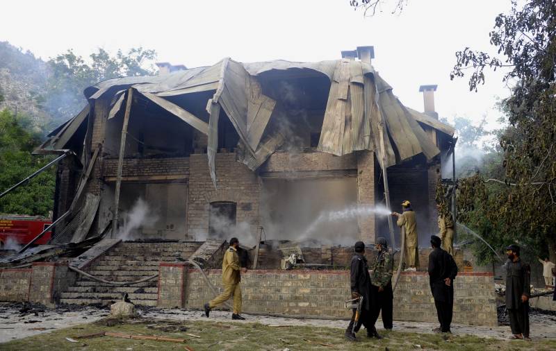 پشاور : قبائلی رہنما کے حجرے پر دستی بم کا حملہ،ایک چوکیدار زخمی