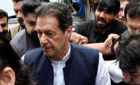 عمران خان کو 6 ماہ بعد اڈیالہ جیل سے باہر لایا گیا