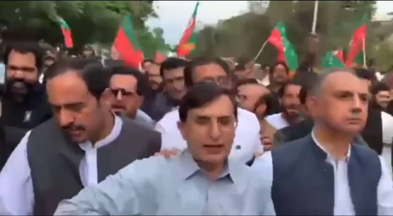  پی ٹی آئی کی ریلی پر درج مقدمہ:گوہر خان ،عمر ایوب خان، عامر ڈوگر و دیگر کی ضمانت منظور 