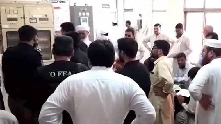  پشاور: گرڈ اسٹیشن میں زبردستی فیڈرچالو کرانے پر تھانہ متھرا اور رحمٰن بابا میں مقدمات درج 