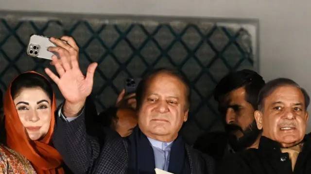  نوازشریف، شہباز شریف اور مریم نواز کی بڑی ملاقات، عدالتی فیصلوں پر رد عمل کے لئے تجاویز پر غور ہوگا