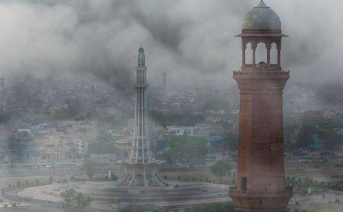  محکمہ تحفظ ماحول پنجاب کا لاہور میں اسموگ کے خطرے کے پیش نظر ہائی الرٹ جاری ، شہریوں کو ایئر کوالٹی چیک کرنے اور بچوں کو باہر نہ جانے کی ہدایت 